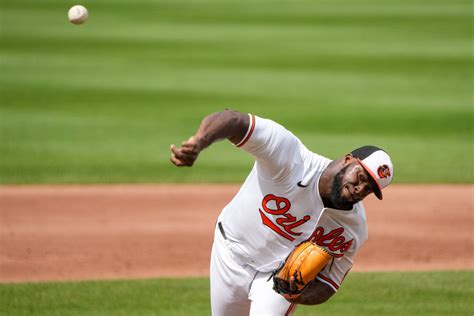 Injured Orioles closer Félix Bautista plays catch, but Brandon Hyde ‘wouldn’t put any stock into it’